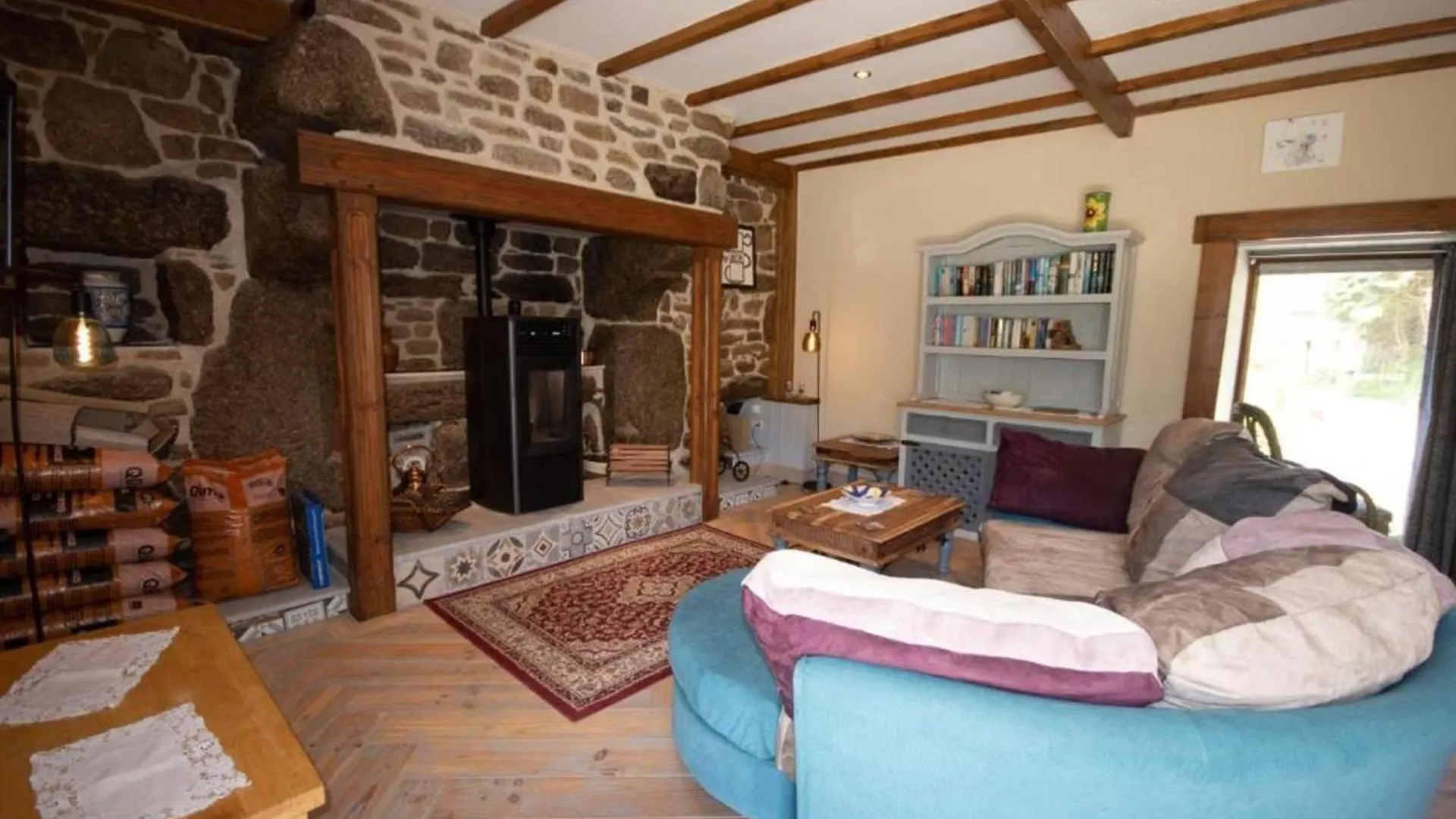 Bulat-Pestivien Retreat With 4 Spacious Bedrooms Nyaraló