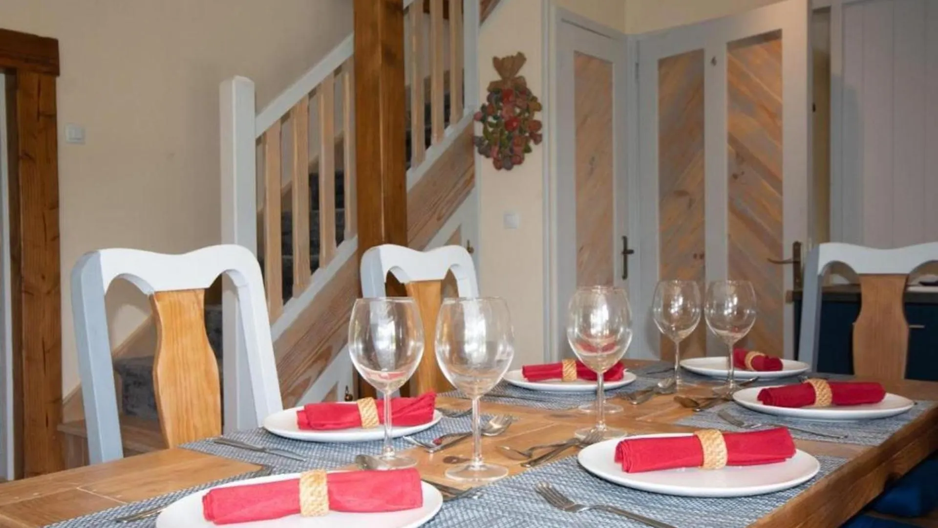 Nyaraló Bulat-Pestivien Retreat With 4 Spacious Bedrooms